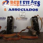LOTE 331 - 01 PAR DE TELEFONE MILITAR ANTIGO. (NO ESTADO) ATENÇÃO! FAZER A VISITAÇÃO ANTES DE ARREMATAR, NÃO SABEMOS SE FUNCIONA. LEILÃO NÃO TEM GARANTIA E NEM DEVOLUÇÃO, SUJEITO A POSSÍVEIS AVARIAS VISÍVEIS/OCULTAS E/OU AUSÊNCIA DE COMPONENTES.