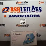 LOTE 301 - 01 FERRO DE PASSAR ROUPAS A VAPOR ELECTROLUX COR BRANCA C/ AZUL (NOVO). (NO ESTADO) ATENÇÃO! FAZER A VISITAÇÃO ANTES DE ARREMATAR, NÃO SABEMOS SE FUNCIONA. LEILÃO NÃO TEM GARANTIA E NEM DEVOLUÇÃO, SUJEITO A POSSÍVEIS AVARIAS VISÍVEIS/OCULTAS E/OU AUSÊNCIA DE COMPONENTES.