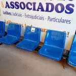LOTE 488 - 01 LONGARINA. (NO ESTADO) ATENÇÃO! FAZER A VISITAÇÃO ANTES DE ARREMATAR, NÃO SABEMOS SE FUNCIONA. LEILÃO NÃO TEM GARANTIA E NEM DEVOLUÇÃO, SUJEITO A POSSÍVEIS AVARIAS VISÍVEIS/OCULTAS E/OU AUSÊNCIA DE COMPONENTES.