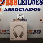 LOTE 297 - 01 HEADPHONE P9 COR BRANCA. (NO ESTADO) ATENÇÃO! FAZER A VISITAÇÃO ANTES DE ARREMATAR, NÃO SABEMOS SE FUNCIONA. LEILÃO NÃO TEM GARANTIA E NEM DEVOLUÇÃO, SUJEITO A POSSÍVEIS AVARIAS VISÍVEIS/OCULTAS E/OU AUSÊNCIA DE COMPONENTES.