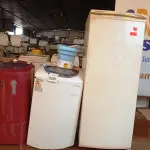 LOTE 526 - 01 MÁQUINA DE LAVAR ROUPAS ELECTROLUX, 01 GELADEIRA ELECTROLUX E 01 TANQUINHO. (NO ESTADO) ATENÇÃO! FAZER A VISITAÇÃO ANTES DE ARREMATAR, NÃO SABEMOS SE FUNCIONA. LEILÃO NÃO TEM GARANTIA E NEM DEVOLUÇÃO, SUJEITO A POSSÍVEIS AVARIAS VISÍVEIS/OCULTAS E/OU AUSÊNCIA DE COMPONENTES.