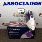 LOTE 312 - 01 FERRO DE PASSAR ROUPAS A VAPOR ELECTROLUX COR BRANCA C/ ROXO (NOVO). (NO ESTADO) ATENÇÃO! FAZER A VISITAÇÃO ANTES DE ARREMATAR, NÃO SABEMOS SE FUNCIONA. LEILÃO NÃO TEM GARANTIA E NEM DEVOLUÇÃO, SUJEITO A POSSÍVEIS AVARIAS VISÍVEIS/OCULTAS E/OU AUSÊNCIA DE COMPONENTES.