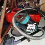 LOTE 085 - 02 ASPIRADORES DE PÓ MARCA ELECTROLUX. (NO ESTADO) ATENÇÃO! FAZER A VISITAÇÃO ANTES DE ARREMATAR, NÃO SABEMOS SE FUNCIONA. LEILÃO NÃO TEM GARANTIA E NEM DEVOLUÇÃO, SUJEITO A POSSÍVEIS AVARIAS VISÍVEIS/OCULTAS E/OU AUSÊNCIA DE COMPONENTES.