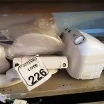 LOTE 226 - 01 CONTROLADOR DE TEMPERATURA E DIVERSOS CHUVEIROS MARCAS E MODELOS DIVERSOS. (NO ESTADO) ATENÇÃO! FAZER A VISITAÇÃO ANTES DE ARREMATAR, NÃO SABEMOS SE FUNCIONA. LEILÃO NÃO TEM GARANTIA E NEM DEVOLUÇÃO, SUJEITO A POSSÍVEIS AVARIAS VISÍVEIS/OCULTAS E/OU AUSÊNCIA DE COMPONENTES.