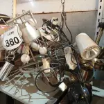 LOTE 380 - 01 LOTE C/ LUMINÁRIAS DE DIVERSOS MODELOS E TAMANHOS. (NO ESTADO) ATENÇÃO! FAZER A VISITAÇÃO ANTES DE ARREMATAR, NÃO SABEMOS SE FUNCIONA. LEILÃO NÃO TEM GARANTIA E NEM DEVOLUÇÃO, SUJEITO A POSSÍVEIS AVARIAS VISÍVEIS/OCULTAS E/OU AUSÊNCIA DE COMPONENTES.