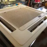 LOTE 340 - 01 EVAPORADORA DE TETO K7 MARCA YORK. (NO ESTADO) ATENÇÃO! FAZER A VISITAÇÃO ANTES DE ARREMATAR, NÃO SABEMOS SE FUNCIONA. LEILÃO NÃO TEM GARANTIA E NEM DEVOLUÇÃO, SUJEITO A POSSÍVEIS AVARIAS VISÍVEIS/OCULTAS E/OU AUSÊNCIA DE COMPONENTES.