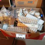 LOTE 367 - 01 LOTE C/ LUMINÁRIAS DIVERSAS E MATERIAIS DE ELÉTRICA. (NO ESTADO) ATENÇÃO! FAZER A VISITAÇÃO ANTES DE ARREMATAR, NÃO SABEMOS SE FUNCIONA. LEILÃO NÃO TEM GARANTIA E NEM DEVOLUÇÃO, SUJEITO A POSSÍVEIS AVARIAS VISÍVEIS/OCULTAS E/OU AUSÊNCIA DE COMPONENTES.