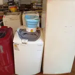 LOTE 526 - 01 MÁQUINA DE LAVAR ROUPAS ELECTROLUX, 01 GELADEIRA ELECTROLUX E 01 TANQUINHO. (NO ESTADO) ATENÇÃO! FAZER A VISITAÇÃO ANTES DE ARREMATAR, NÃO SABEMOS SE FUNCIONA. LEILÃO NÃO TEM GARANTIA E NEM DEVOLUÇÃO, SUJEITO A POSSÍVEIS AVARIAS VISÍVEIS/OCULTAS E/OU AUSÊNCIA DE COMPONENTES.
