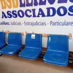 LOTE 490 - 01 LONGARINA. (NO ESTADO) ATENÇÃO! FAZER A VISITAÇÃO ANTES DE ARREMATAR, NÃO SABEMOS SE FUNCIONA. LEILÃO NÃO TEM GARANTIA E NEM DEVOLUÇÃO, SUJEITO A POSSÍVEIS AVARIAS VISÍVEIS/OCULTAS E/OU AUSÊNCIA DE COMPONENTES.