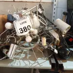LOTE 380 - 01 LOTE C/ LUMINÁRIAS DE DIVERSOS MODELOS E TAMANHOS. (NO ESTADO) ATENÇÃO! FAZER A VISITAÇÃO ANTES DE ARREMATAR, NÃO SABEMOS SE FUNCIONA. LEILÃO NÃO TEM GARANTIA E NEM DEVOLUÇÃO, SUJEITO A POSSÍVEIS AVARIAS VISÍVEIS/OCULTAS E/OU AUSÊNCIA DE COMPONENTES.