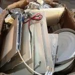 LOTE 355 - 01 LOTE COM LUMINÁRIAS DE MARCAS E MODELOS DIVERSOS. (NO ESTADO) ATENÇÃO! FAZER A VISITAÇÃO ANTES DE ARREMATAR, NÃO SABEMOS SE FUNCIONA. LEILÃO NÃO TEM GARANTIA E NEM DEVOLUÇÃO, SUJEITO A POSSÍVEIS AVARIAS VISÍVEIS/OCULTAS E/OU AUSÊNCIA DE COMPONENTES.