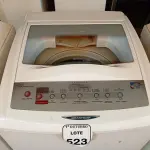 LOTE 523 - 01 MÁQUINA DE LAVAR ROUPAS BRASTEMP. (NO ESTADO) ATENÇÃO! FAZER A VISITAÇÃO ANTES DE ARREMATAR, NÃO SABEMOS SE FUNCIONA. LEILÃO NÃO TEM GARANTIA E NEM DEVOLUÇÃO, SUJEITO A POSSÍVEIS AVARIAS VISÍVEIS/OCULTAS E/OU AUSÊNCIA DE COMPONENTES.