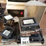LOTE 361 - 01 LOTE C/ DIVERSOS REFLETORES. (NO ESTADO) ATENÇÃO! FAZER A VISITAÇÃO ANTES DE ARREMATAR, NÃO SABEMOS SE FUNCIONA. LEILÃO NÃO TEM GARANTIA E NEM DEVOLUÇÃO, SUJEITO A POSSÍVEIS AVARIAS VISÍVEIS/OCULTAS E/OU AUSÊNCIA DE COMPONENTES.