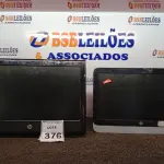 LOTE 376 - 02 MONITORES HP. (NO ESTADO) ATENÇÃO! FAZER A VISITAÇÃO ANTES DE ARREMATAR, NÃO SABEMOS SE FUNCIONA. LEILÃO NÃO TEM GARANTIA E NEM DEVOLUÇÃO, SUJEITO A POSSÍVEIS AVARIAS VISÍVEIS/OCULTAS E/OU AUSÊNCIA DE COMPONENTES.