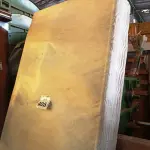 LOTE 405 - 01BASE DE CAMA P/ SOLTEIRO SEM OS PÉS. (NO ESTADO) ATENÇÃO! FAZER A VISITAÇÃO ANTES DE ARREMATAR, NÃO SABEMOS SE FUNCIONA. LEILÃO NÃO TEM GARANTIA E NEM DEVOLUÇÃO, SUJEITO A POSSÍVEIS AVARIAS VISÍVEIS/OCULTAS E/OU AUSÊNCIA DE COMPONENTES.