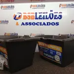 LOTE 350 - 02 BALDES P/ PINTURA. (NO ESTADO) ATENÇÃO! FAZER A VISITAÇÃO ANTES DE ARREMATAR, NÃO SABEMOS SE FUNCIONA. LEILÃO NÃO TEM GARANTIA E NEM DEVOLUÇÃO, SUJEITO A POSSÍVEIS AVARIAS VISÍVEIS/OCULTAS E/OU AUSÊNCIA DE COMPONENTES.