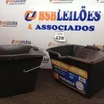 LOTE 429 - 02 BALDES P/ PINTURA. (NO ESTADO) ATENÇÃO! FAZER A VISITAÇÃO ANTES DE ARREMATAR, NÃO SABEMOS SE FUNCIONA. LEILÃO NÃO TEM GARANTIA E NEM DEVOLUÇÃO, SUJEITO A POSSÍVEIS AVARIAS VISÍVEIS/OCULTAS E/OU AUSÊNCIA DE COMPONENTES.