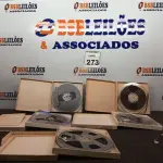 LOTE 273 - 05 FITAS DE ROLO P/ GRAVADOR. (NO ESTADO) ATENÇÃO! FAZER A VISITAÇÃO ANTES DE ARREMATAR, NÃO SABEMOS SE FUNCIONA. LEILÃO NÃO TEM GARANTIA E NEM DEVOLUÇÃO, SUJEITO A POSSÍVEIS AVARIAS VISÍVEIS/OCULTAS E/OU AUSÊNCIA DE COMPONENTES.