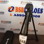 LOTE 148 - 01 TRIPÉ PARA CÂMERA MARCA TOMATE MTG-3016. (NO ESTADO) ATENÇÃO! FAZER A VISITAÇÃO ANTES DE ARREMATAR, NÃO SABEMOS SE FUNCIONA. LEILÃO NÃO TEM GARANTIA E NEM DEVOLUÇÃO, SUJEITO A POSSÍVEIS AVARIAS VISÍVEIS/OCULTAS E/OU AUSÊNCIA DE COMPONENTES.