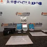 LOTE 030 - 01 FILMADORA E 03 IPACS. (NO ESTADO) ATENÇÃO! FAZER A VISITAÇÃO ANTES DE ARREMATAR, NÃO SABEMOS SE FUNCIONA. LEILÃO NÃO TEM GARANTIA E NEM DEVOLUÇÃO, SUJEITO A POSSÍVEIS AVARIAS VISÍVEIS/OCULTAS E/OU AUSÊNCIA DE COMPONENTES.