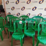 LOTE 135 - 09 CADEIRAS DE PLÁSTICO SENDO 05 COM AVARIAS. (NO ESTADO) ATENÇÃO! FAZER A VISITAÇÃO ANTES DE ARREMATAR, NÃO SABEMOS SE FUNCIONA. LEILÃO NÃO TEM GARANTIA E NEM DEVOLUÇÃO, SUJEITO A POSSÍVEIS AVARIAS VISÍVEIS/OCULTAS E/OU AUSÊNCIA DE COMPONENTES.