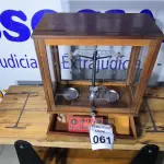 LOTE 061 - 01 BALANÇA DE PRECISÃO. (NO ESTADO)