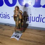 LOTE 049 - 01 IMAGEM DE SANTO SÉCULO XIX. (NO ESTADO)