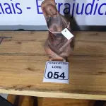 LOTE 054 - 01 ESCULTURA MULHER EM BARRO 26 CM (NO ESTADO)
