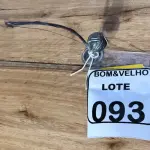 LOTE 093 - 01 BERIMBAU DECORATIVO BANHADO A PRATA. (NO ESTADO)