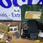 LOTE 089 - 01 KIT DETETIVE ANOS 60. (NO ESTADO)