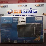 LOTE 190 - 01 FORNO MICRO-ONDAS NA COR PRETA E BRANCO 35L MARCA MIDEA 220V (NOVO). (NO ESTADO) ATENÇÃO! FAZER A VISITAÇÃO ANTES DE ARREMATAR, NÃO SABEMOS SE FUNCIONA. LEILÃO NÃO TEM GARANTIA E NEM DEVOLUÇÃO, SUJEITO A POSSÍVEIS AVARIAS VISÍVEIS/OCULTAS E/OU AUSÊNCIA DE COMPONENTES.