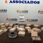 LOTE 031 - 01 LOTE COM DIVERSOS ANZÓIS E 03 ROLOS DE LINHA PARA OBRAS. (NO ESTADO) ATENÇÃO! FAZER A VISITAÇÃO ANTES DE ARREMATAR, NÃO SABEMOS SE FUNCIONA. LEILÃO NÃO TEM GARANTIA E NEM DEVOLUÇÃO, SUJEITO A POSSÍVEIS AVARIAS VISÍVEIS/OCULTAS E/OU AUSÊNCIA DE COMPONENTES.
