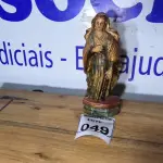 LOTE 049 - 01 IMAGEM DE SANTO SÉCULO XIX. (NO ESTADO)