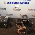 LOTE 092 - 03 FONTES PARA PC E 01 SOPRADOR TÉRMICO. (NO ESTADO) ATENÇÃO! FAZER A VISITAÇÃO ANTES DE ARREMATAR, NÃO SABEMOS SE FUNCIONA. LEILÃO NÃO TEM GARANTIA E NEM DEVOLUÇÃO, SUJEITO A POSSÍVEIS AVARIAS VISÍVEIS/OCULTAS E/OU AUSÊNCIA DE COMPONENTES.