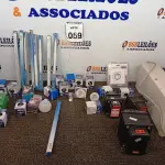 LOTE 059 - 01 NOBREAK, 03 TRANSFORMADORES E LÂMPADAS DIVERSAS. (NO ESTADO) ATENÇÃO! FAZER A VISITAÇÃO ANTES DE ARREMATAR, NÃO SABEMOS SE FUNCIONA. LEILÃO NÃO TEM GARANTIA E NEM DEVOLUÇÃO, SUJEITO A POSSÍVEIS AVARIAS VISÍVEIS/OCULTAS E/OU AUSÊNCIA DE COMPONENTES.