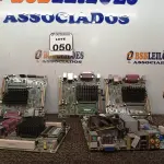 LOTE 050 - 05 PLACAS-MÃE DIVERSAS. (NO ESTADO) ATENÇÃO! FAZER A VISITAÇÃO ANTES DE ARREMATAR, NÃO SABEMOS SE FUNCIONA. LEILÃO NÃO TEM GARANTIA E NEM DEVOLUÇÃO, SUJEITO A POSSÍVEIS AVARIAS VISÍVEIS/OCULTAS E/OU AUSÊNCIA DE COMPONENTES.