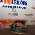 LOTE 093 - 03 FERROS DE PASSAR ROUPAS A GÁS. (NO ESTADO) ATENÇÃO! FAZER A VISITAÇÃO ANTES DE ARREMATAR, NÃO SABEMOS SE FUNCIONA. LEILÃO NÃO TEM GARANTIA E NEM DEVOLUÇÃO, SUJEITO A POSSÍVEIS AVARIAS VISÍVEIS/OCULTAS E/OU AUSÊNCIA DE COMPONENTES.