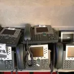 LOTE 078 - 08 APARELHOS TELEFÔNICOS MARCAS E MODELOS DIVERSOS. (NO ESTADO) ATENÇÃO! FAZER A VISITAÇÃO ANTES DE ARREMATAR, NÃO SABEMOS SE FUNCIONA. LEILÃO NÃO TEM GARANTIA E NEM DEVOLUÇÃO, SUJEITO A POSSÍVEIS AVARIAS VISÍVEIS/OCULTAS E/OU AUSÊNCIA DE COMPONENTES.