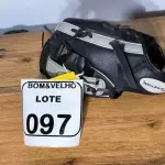 LOTE 097 - 01 LUVA DE BEISEBOL. (NO ESTADO)