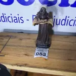 LOTE 053 - 01  IMAGEM DE SANTO SÉCULO XIX MADEIRA. (NO ESTADO)