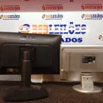 LOTE 099 - 02 MONITORES HP E LG. (NO ESTADO) ATENÇÃO! FAZER A VISITAÇÃO ANTES DE ARREMATAR, NÃO SABEMOS SE FUNCIONA. LEILÃO NÃO TEM GARANTIA E NEM DEVOLUÇÃO, SUJEITO A POSSÍVEIS AVARIAS VISÍVEIS/OCULTAS E/OU AUSÊNCIA DE COMPONENTES.