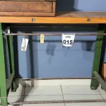 LOTE 015 - 01 APARADOR VERDE. PEÇA UPCYCLING - PRODUZIDA NO BOM E VELHO (NO ESTADO)