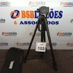 LOTE 103 - 01 TRIPÉ PARA CÂMERA MARCA TOMATE MTG-3016. (NO ESTADO) ATENÇÃO! FAZER A VISITAÇÃO ANTES DE ARREMATAR, NÃO SABEMOS SE FUNCIONA. LEILÃO NÃO TEM GARANTIA E NEM DEVOLUÇÃO, SUJEITO A POSSÍVEIS AVARIAS VISÍVEIS/OCULTAS E/OU AUSÊNCIA DE COMPONENTES.