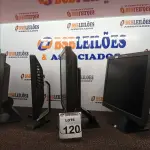 LOTE 120 - 04 MONITORES LCD MARCAS E MODELOS DIVERSOS. (NO ESTADO) ATENÇÃO! FAZER A VISITAÇÃO ANTES DE ARREMATAR, NÃO SABEMOS SE FUNCIONA. LEILÃO NÃO TEM GARANTIA E NEM DEVOLUÇÃO, SUJEITO A POSSÍVEIS AVARIAS VISÍVEIS/OCULTAS E/OU AUSÊNCIA DE COMPONENTES.