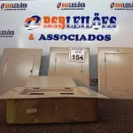 LOTE 154 - 04 CAIXAS DE DISTRIBUIÇÃO ELÉTRICA C 12 CIRCUITOS DE EMBUTIR. (NO ESTADO) ATENÇÃO! FAZER A VISITAÇÃO ANTES DE ARREMATAR, NÃO SABEMOS SE FUNCIONA. LEILÃO NÃO TEM GARANTIA E NEM DEVOLUÇÃO, SUJEITO A POSSÍVEIS AVARIAS VISÍVEIS/OCULTAS E/OU AUSÊNCIA DE COMPONENTES.