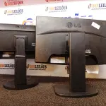 LOTE 081 - 02 MONITORES POSITIVO E LG. (NO ESTADO) ATENÇÃO! FAZER A VISITAÇÃO ANTES DE ARREMATAR, NÃO SABEMOS SE FUNCIONA. LEILÃO NÃO TEM GARANTIA E NEM DEVOLUÇÃO, SUJEITO A POSSÍVEIS AVARIAS VISÍVEIS/OCULTAS E/OU AUSÊNCIA DE COMPONENTES.