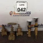 LOTE 042 - 05 REGISTROS PARA BANHEIRO. (NO ESTADO) ATENÇÃO! FAZER A VISITAÇÃO ANTES DE ARREMATAR, NÃO SABEMOS SE FUNCIONA. LEILÃO NÃO TEM GARANTIA E NEM DEVOLUÇÃO, SUJEITO A POSSÍVEIS AVARIAS VISÍVEIS/OCULTAS E/OU AUSÊNCIA DE COMPONENTES.