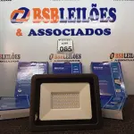 LOTE 065 - 05 REFLETORES LED AMBIENTE EXTERNO100W. (NO ESTADO) ATENÇÃO! FAZER A VISITAÇÃO ANTES DE ARREMATAR, NÃO SABEMOS SE FUNCIONA. LEILÃO NÃO TEM GARANTIA E NEM DEVOLUÇÃO, SUJEITO A POSSÍVEIS AVARIAS VISÍVEIS/OCULTAS E/OU AUSÊNCIA DE COMPONENTES.