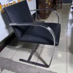 LOTE 048 - 01 CADEIRA LE CORBUSIER. (NO ESTADO)