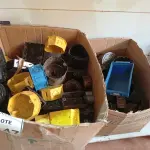 LOTE 147 - 01 LOTE COM DIVERSAS CAIXAS DE LUZ DE FERRO E PLÁSTICO. (NO ESTADO) ATENÇÃO! FAZER A VISITAÇÃO ANTES DE ARREMATAR, NÃO SABEMOS SE FUNCIONA. LEILÃO NÃO TEM GARANTIA E NEM DEVOLUÇÃO, SUJEITO A POSSÍVEIS AVARIAS VISÍVEIS/OCULTAS E/OU AUSÊNCIA DE COMPONENTES.